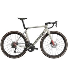 Madone SL 7 Gen 8 by Trek